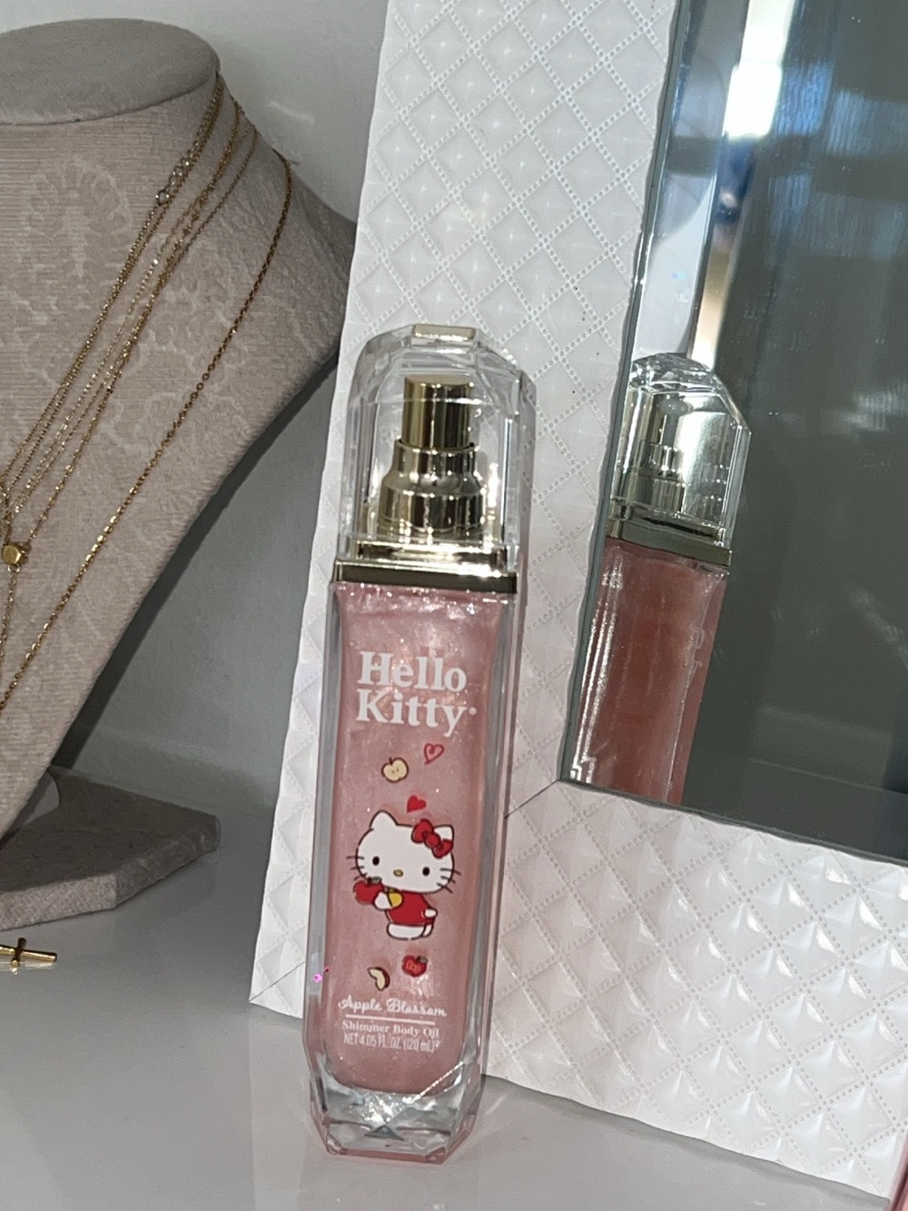 Hello Kitty Pearlescent Pink Shimmer Body Oil